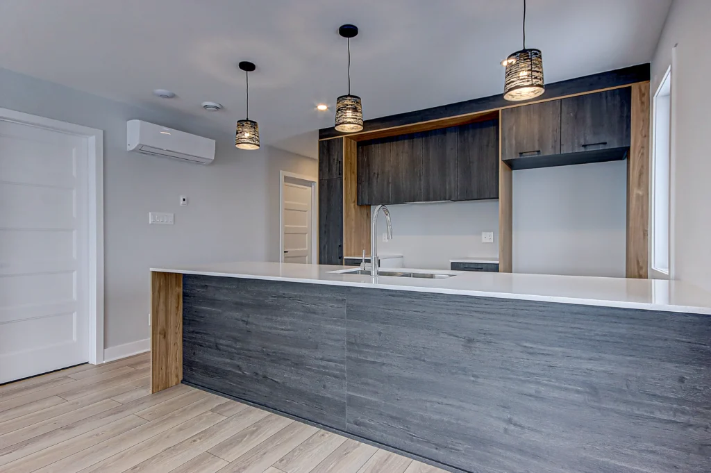 Immeuble Rue Magnone à Granby – photo 2