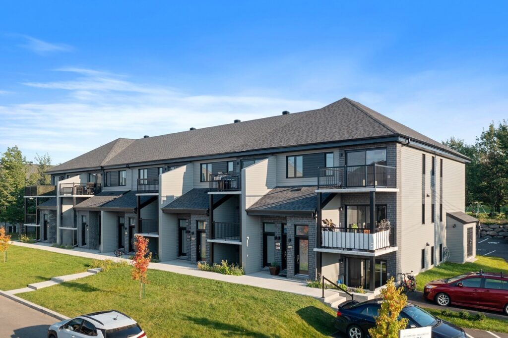 Immeuble Rue Magnone à Granby – vue d’ensemble