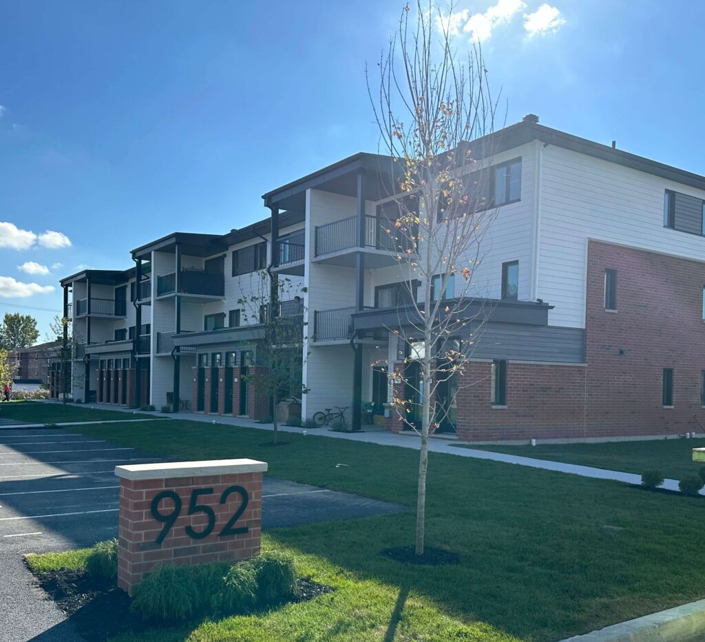 Immeuble Rue du Verbe-Divin à Granby – vue d’ensemble